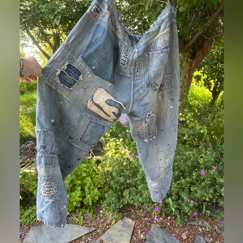 Magnolia Pearl Boyfriend Jeans - Picture 8 of 9